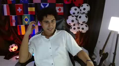 Snapshot of skart_bigcock chatting on 07.11.26 Luciano online show from 07.11.26