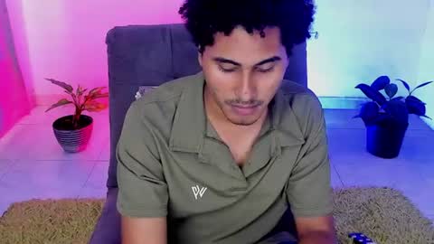 Snapshot of skart_bigcock chatting on 07.23.26 Luciano online show from 07.23.26