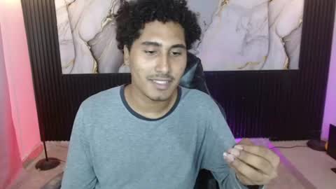 Snapshot of skart_bigcock chatting on 07.24.26 Luciano online show from 07.24.26