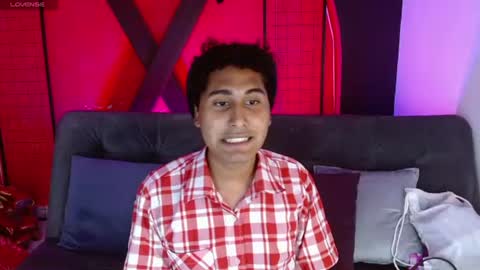 Snapshot of skart_bigcock chatting on 07.25.26 Luciano online show from 07.25.26