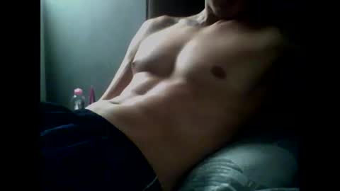 Snapshot of skater19xxx chatting on 12.09.24 miguel online show from 12.09.24