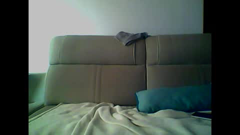 Snapshot of skater19xxx chatting on 01.22.25 miguel online show from 01.22.25