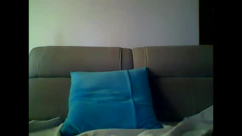 Snapshot of skater19xxx chatting on 03.08.25 miguel online show from 03.08.25