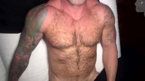 Snapshot of skimaskedbeef chatting on 01.08.25 BEEF online show from 01.08.25