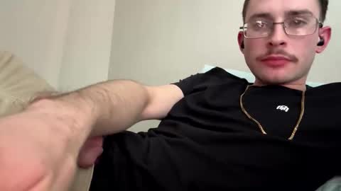 Snapshot of skinndick214 chatting on 11.02.25 daddy online show from 11.02.25