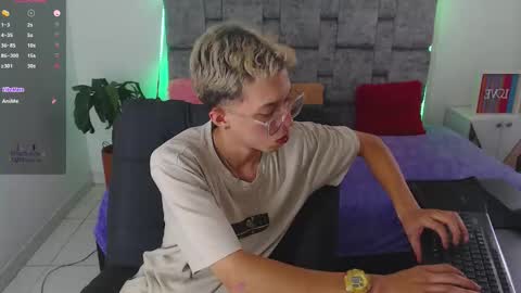 Snapshot of skinny_bigcock20 chatting on 11.20.25 skinny_bigcock20 online show from 11.20.25