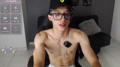 Snapshot of skinny_bigcock20 chatting on 06.26.26 skinny_bigcock20 online show from 06.26.26