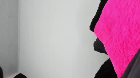 Snapshot of skinny_hotdirty chatting on 11.21.25 skinny_hotdirty online show from 11.21.25