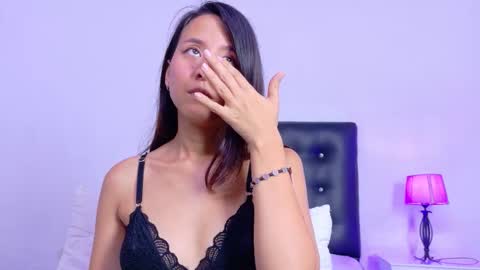 skinny_hottie18 online show from 03.31.26