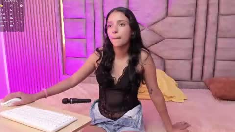 skinny_sarayx online show from 07.23.26