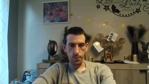 Snapshot of skinnybigcock2 chatting on 12.03.24 SkinnyBigCock2 online show from 12.03.24