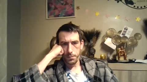 Snapshot of skinnybigcock2 chatting on 01.02.25 SkinnyBigCock2 online show from 01.02.25