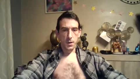 Snapshot of skinnybigcock2 chatting on 01.19.25 SkinnyBigCock2 online show from 01.19.25