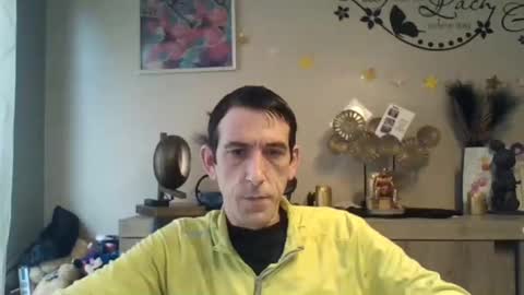 Snapshot of skinnybigcock2 chatting on 02.10.25 SkinnyBigCock2 online show from 02.10.25