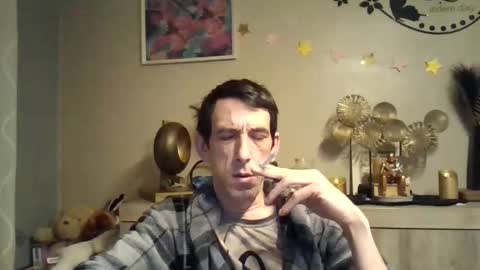 Snapshot of skinnybigcock2 chatting on 03.02.25 SkinnyBigCock2 online show from 03.02.25