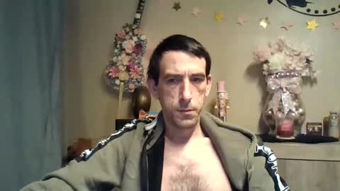 Snapshot of skinnybigcock2 chatting on 11.17.25 SkinnyBigCock2 online show from 11.17.25