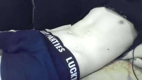 Snapshot of skinnycuteman chatting on 05.16.26 skinnycuteb0y online show from 05.16.26