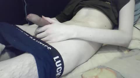 Snapshot of skinnycuteman chatting on 05.30.26 skinnycuteb0y online show from 05.30.26