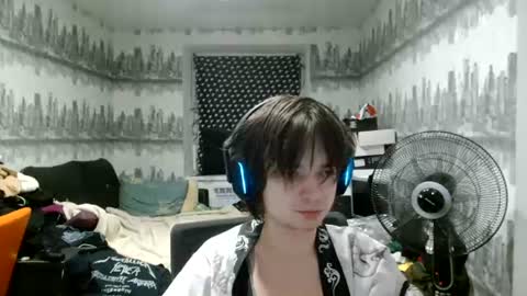 Snapshot of skinnycuteman chatting on 07.28.26 skinnycuteb0y online show from 07.28.26