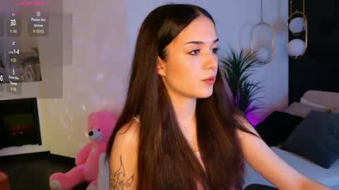 Snapshot of skinnyellie chatting on 05.10.26 Ellie online show from 05.10.26