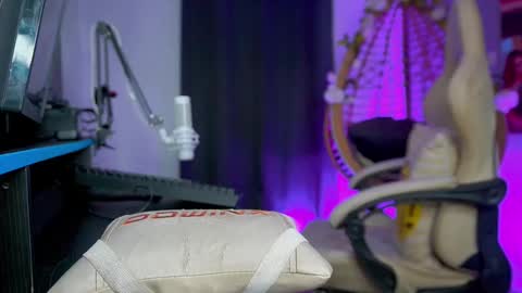 Snapshot of skinnygirl019 chatting on 03.01.25 GoddessSkinny online show from 03.01.25