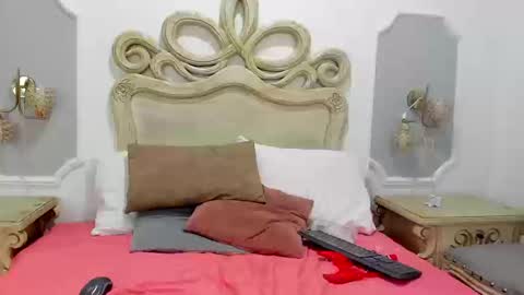 Snapshot of skinnygirl_28 chatting on 09.09.25 SkinnyGirl online show from 09.09.25