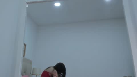 Snapshot of skinnygirl_28 chatting on 12.13.25 SkinnyGirl online show from 12.13.25