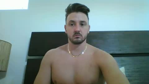Snapshot of skinnyguylongdick1 chatting on 01.26.25 skinnyguylongdick1 online show from 01.26.25