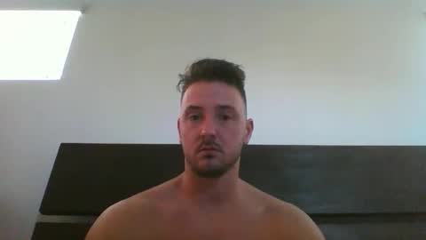 Snapshot of skinnyguylongdick1 chatting on 10.19.25 skinnyguylongdick1 online show from 10.19.25