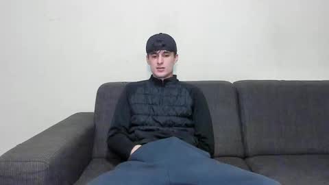 Snapshot of skinnyguywithbigd chatting on 12.04.24 skinnyguywithbigd online show from 12.04.24