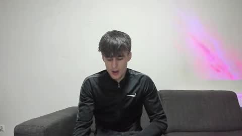 Snapshot of skinnyguywithbigd chatting on 01.07.25 skinnyguywithbigd online show from 01.07.25