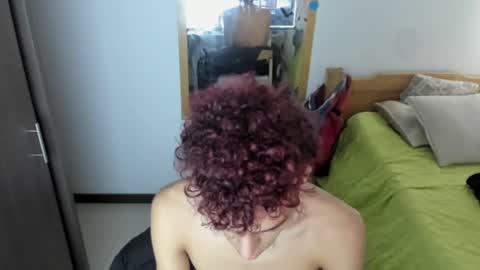 Snapshot of skinnypipe15 chatting on 10.19.25 skinnypipe15 online show from 10.19.25