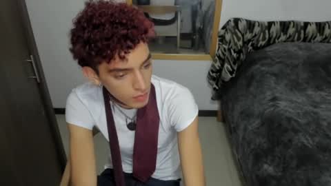 Snapshot of skinnypipe15 chatting on 10.22.25 skinnypipe15 online show from 10.22.25