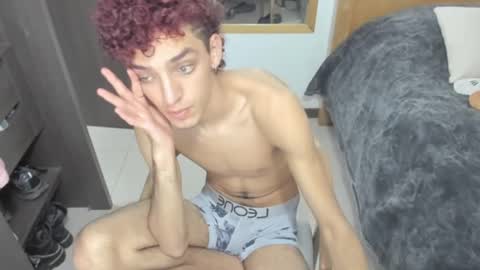 Snapshot of skinnypipe15 chatting on 10.23.25 skinnypipe15 online show from 10.23.25