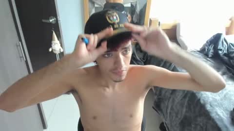 Snapshot of skinnypipe15 chatting on 11.10.25 skinnypipe15 online show from 11.10.25