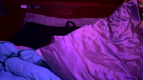 Snapshot of skittles933 chatting on 02.11.25 Skittles online show from 02.11.25