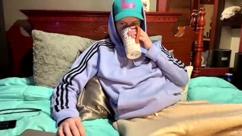 Snapshot of skittles933 chatting on 03.12.25 Skittles online show from 03.12.25