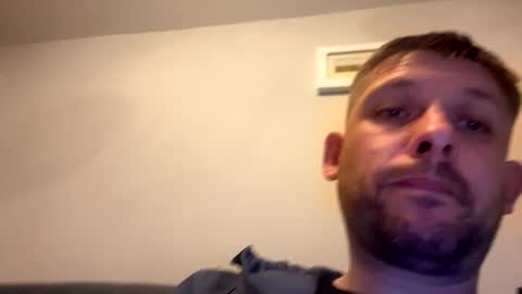 Snapshot of skuzzy25 chatting on 04.19.26 skuzzy25 online show from 04.19.26