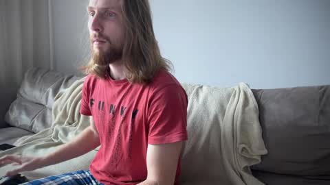 Snapshot of sky_guy25 chatting on 03.04.25 sky_guy25 online show from 03.04.25