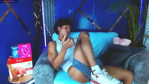 Snapshot of sky_walkerss chatting on 05.16.26 sky_walkerss online show from 05.16.26
