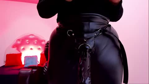 Snapshot of skydarkblue chatting on 09.10.25 skydarkblue online show from 09.10.25