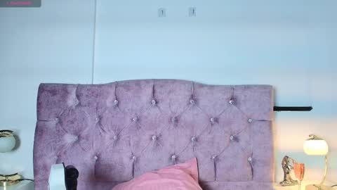 skye moore online show from 10.18.25