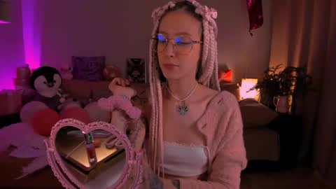 Snapshot of skyewavy chatting on 02.20.25    online show from 02.20.25