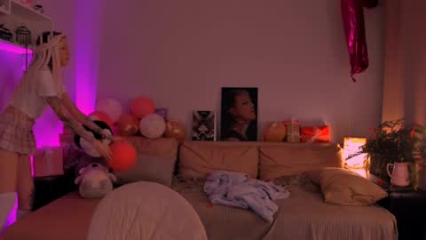 Snapshot of skyewavy chatting on 02.26.25    online show from 02.26.25