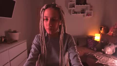 Snapshot of skyewavy chatting on 10.17.25    online show from 10.17.25