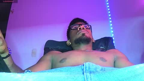 Snapshot of skyfall9875 chatting on 12.23.25 skyfall9875 online show from 12.23.25