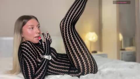 GARRY AND SOPHIA online show from 11.19.25