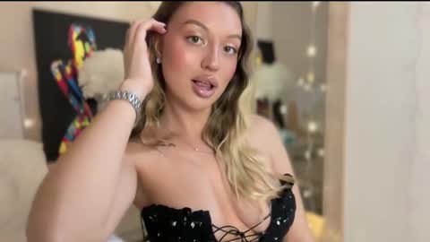 GARRY AND SOPHIA online show from 12.18.25