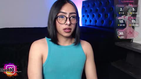 Snapshot of skyler__blue4 chatting on 09.21.25 blue online show from 09.21.25