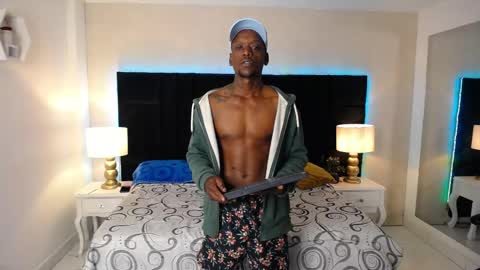 Snapshot of skylerbigxxx chatting on 04.17.26 SKYLERBIGXXX online show from 04.17.26